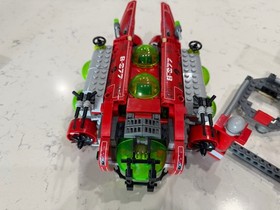 LEGO Set 8077 - Atlantis Exploration HQ - 99% Complete W Minifigures And Instru