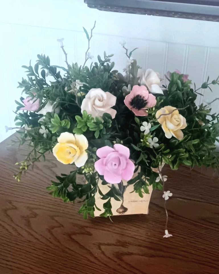 Flores de porcelana, arreglo floral, sin envío CA. Foto 2 de 4