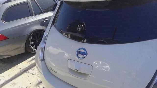 13 NISSAN LEAF maletero/tapa/portón trasero blanco qak Foto 2 de 4