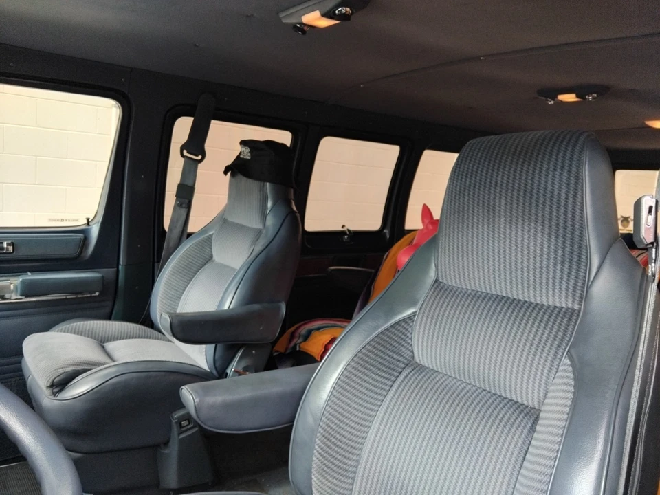 dodge b250 - image 4 of 4