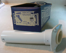 Perko 1205 Kątowy uchwyt na wędkę Biały zamak metal z poliwinylową wkładką