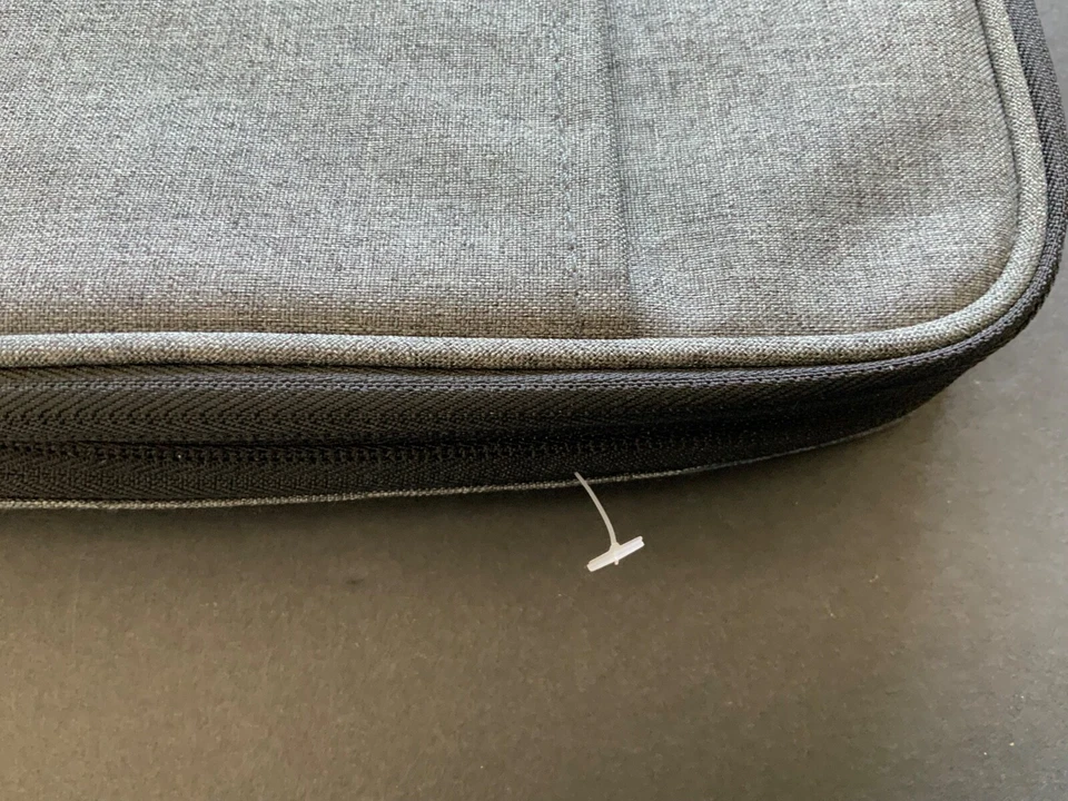 Bolsa de viaje Mia Toro-electrónica o organizador de maquillaje viaje 10x7x2 pulgadas nueva sin etiquetas Foto 2 de 4