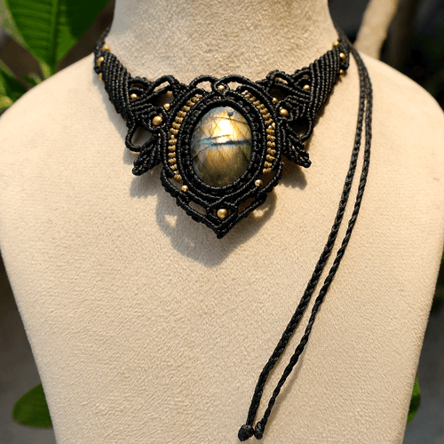 Collana Cristallo Girocollo Micro Macramè Labradorite Naturale Flash Dorato Fatta a Mano - Foto 3 di 10
