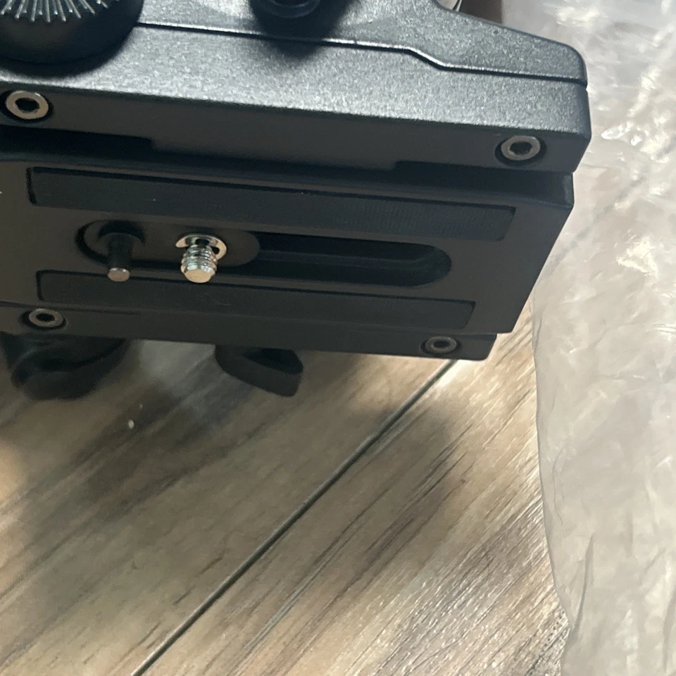 Benro KH25N Video Tripod Kit 11 Lb Load 61 Inch Max Height 11 Lb Load - Image 4 of 4