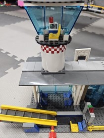 LEGO CITY: Airport Passenger Terminal ~ 60104 98% COMPLETE w/ manuals. Retired 