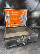 Pioneer Tailoring Co MADE TO MEASURE GARMENTS  SALES CASE  Vtg C. 1960 Chicago