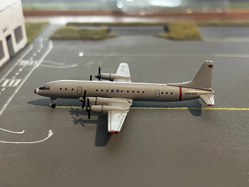 Herpa 1:500 Ilyushin IL-18 Interflug Technische Prüfung