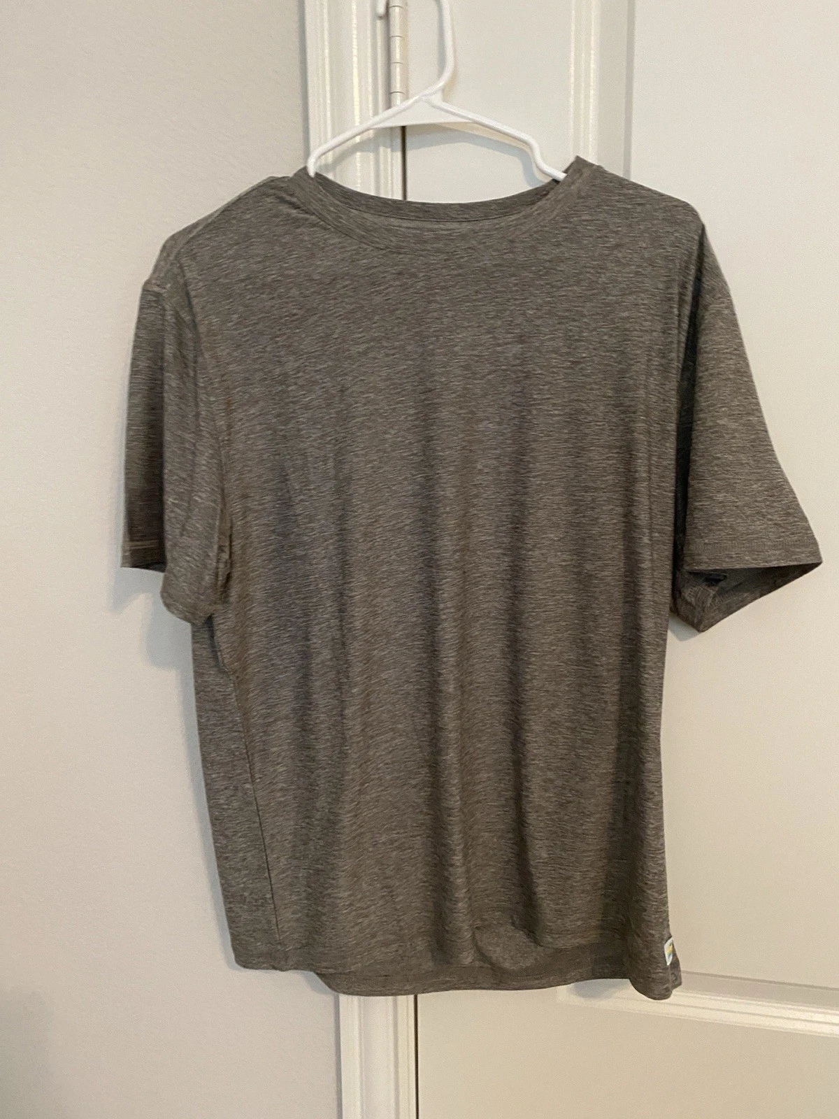 Vuori Men Short Sleeve Quick Drying Short Size L