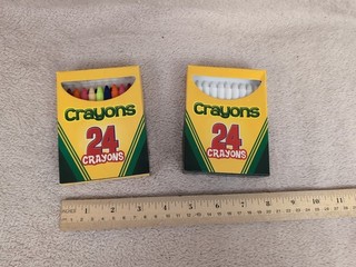 Two MAGIC CRAYONS Color Changing (White To Colors) And Crayons To Streamer