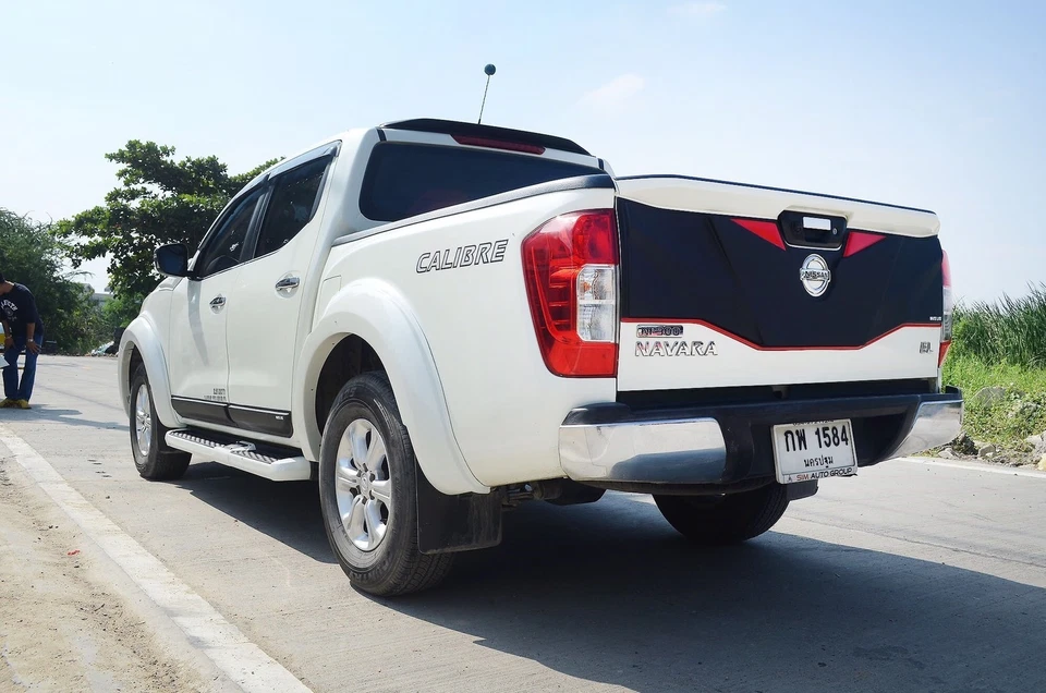 Cubierta de tapa exterior portón trasero negro rojo 1 pieza para Nissan Np300 Navara D23 2015 17 Foto 2 de 4