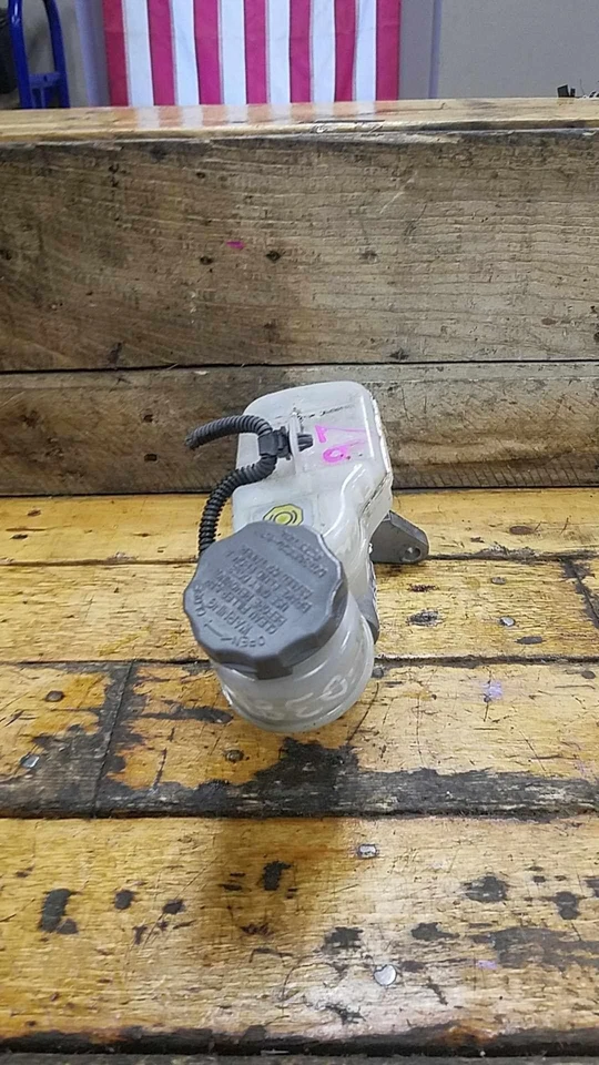 10-13 SUZUKI KIZASHI FRENO CILINDRO MAESTRO AT Foto 4 de 4