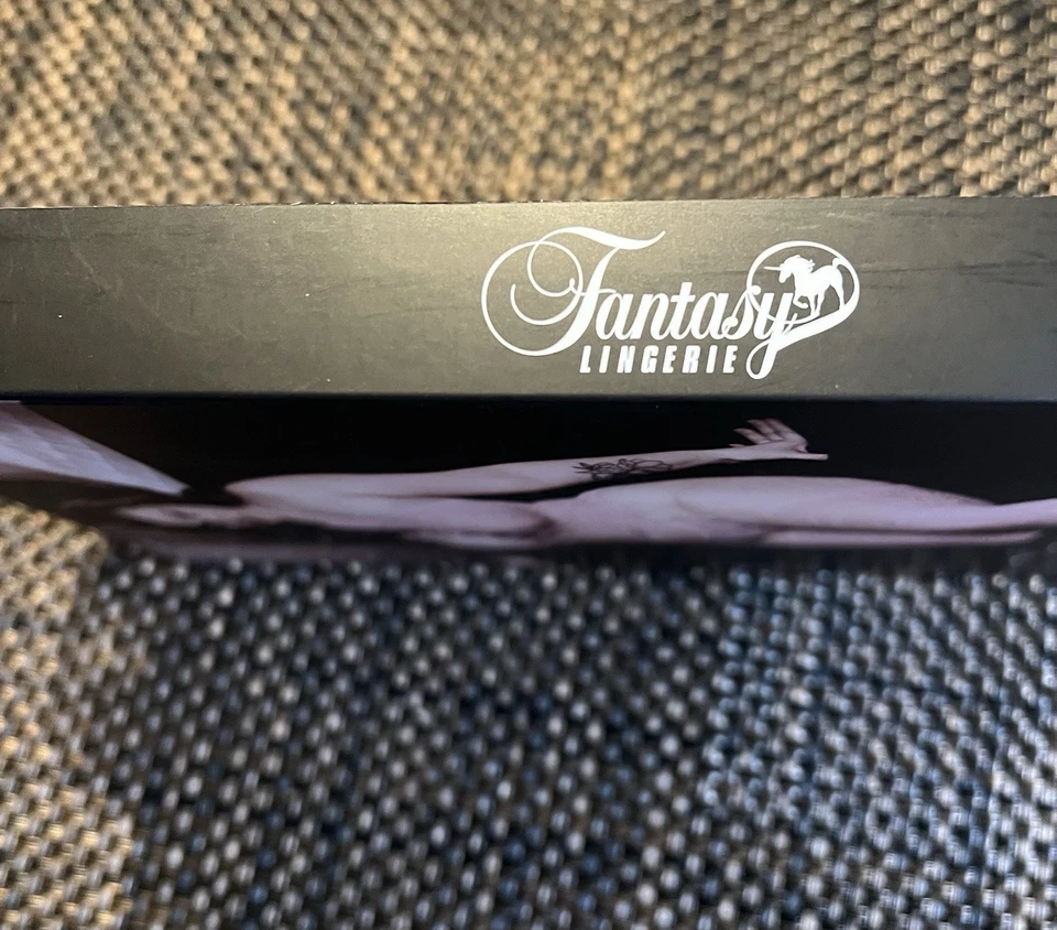 Sexy Bodystocking Floral Cuello Alto de Encaje Liguero con Tanga a Juego Foto 4 de 4