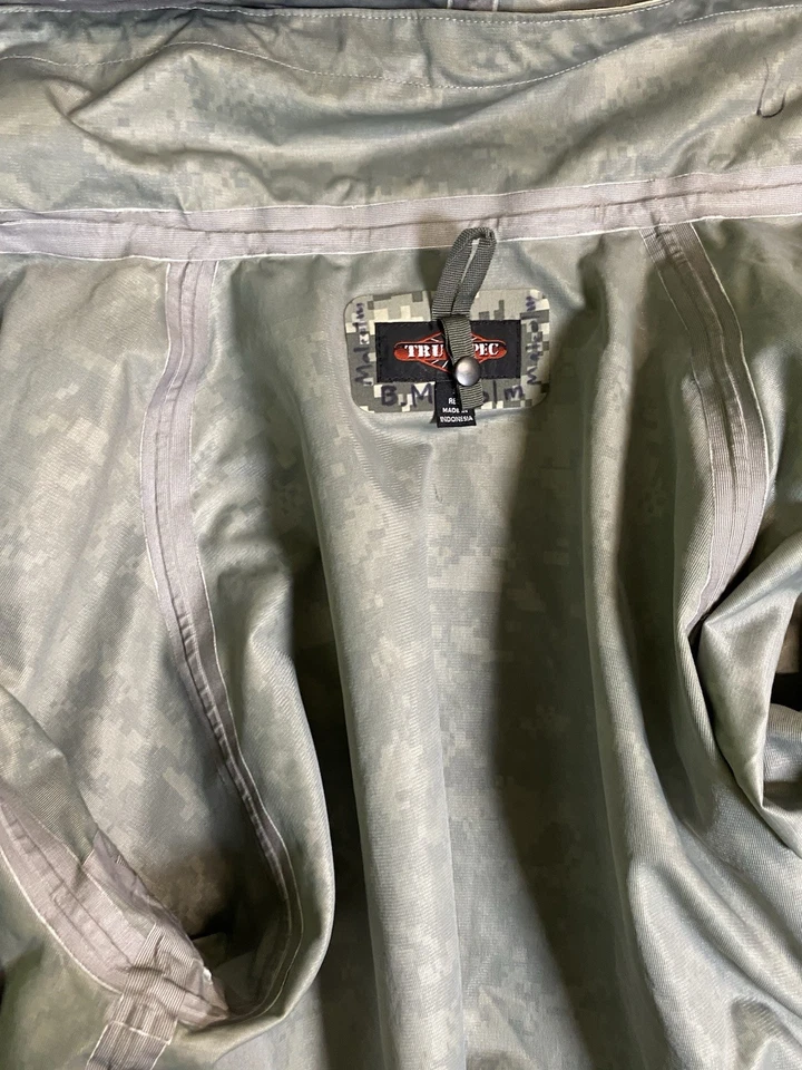 Tru Spec Men’s Small Digital Camo Waterproof Jacket Hooded Taped Seams Pockets - Image 3 of 4