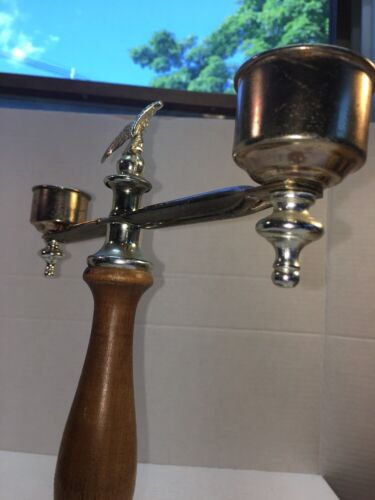 "Candelabro doble retro MCM con águila encaramada en la parte superior de latón 12,5"" base de madera de colección" - Imagen 5 de 6