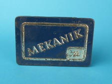 9145:Blechdose, MEKANIK in Blau, Nr. 21, mit Patina.