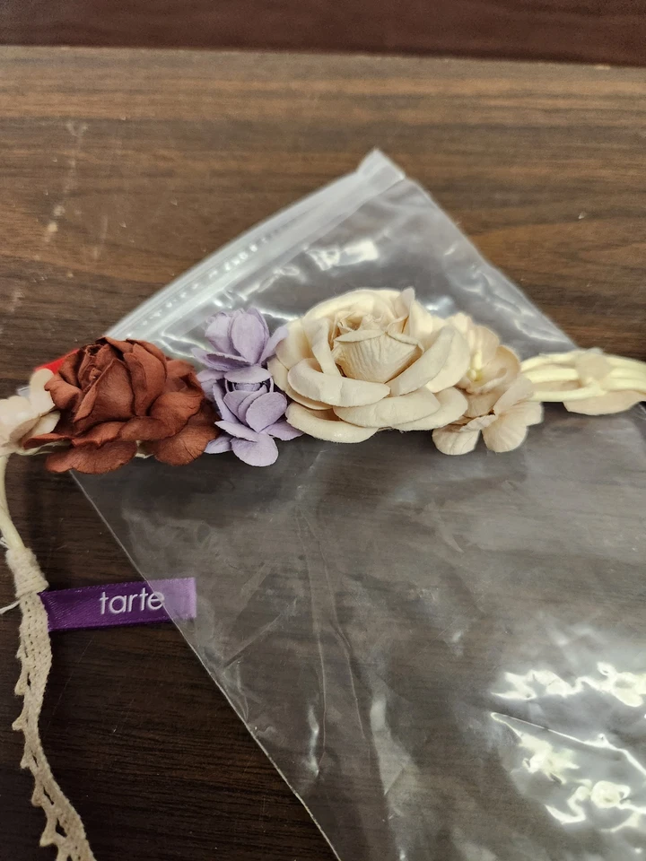 Diadema flor tarta Foto 3 de 4