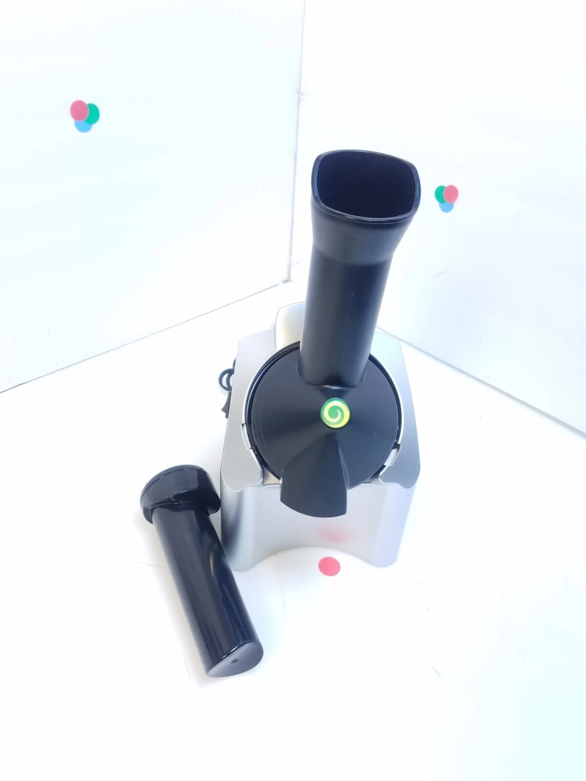 Yonanas Ice Cream Frozen Yogurt Treat Maker Black Silver - Model 901 - Working
