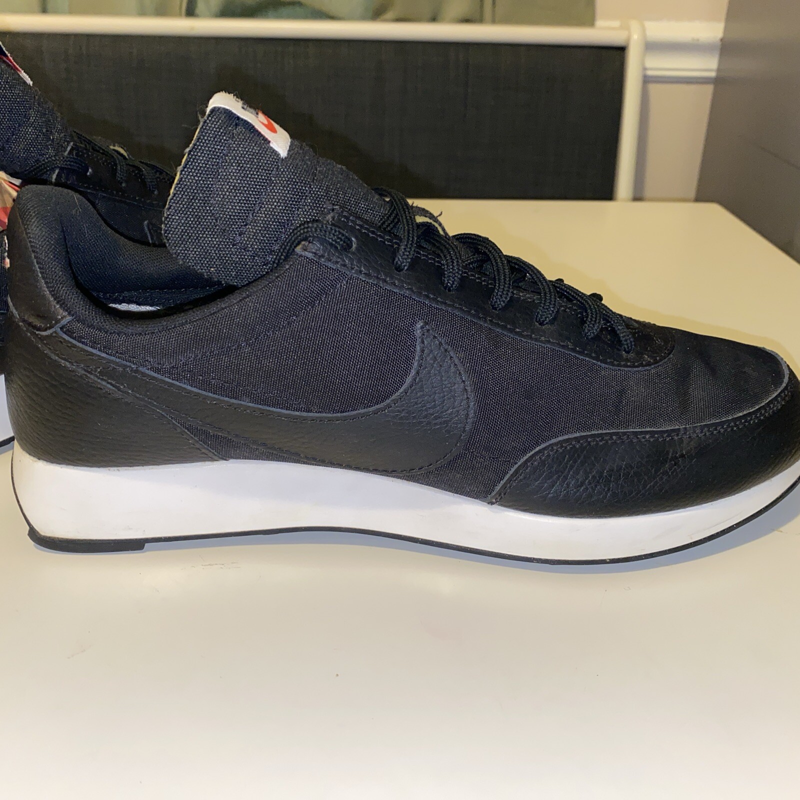 nike tailwind leather