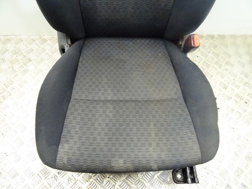 STOEL RECHTS VOOR Suzuki Jimny Terreinwagen 1.5 DDiS 4x4 (K9K) 8538082A00K8R - Afbeelding 2 van 6