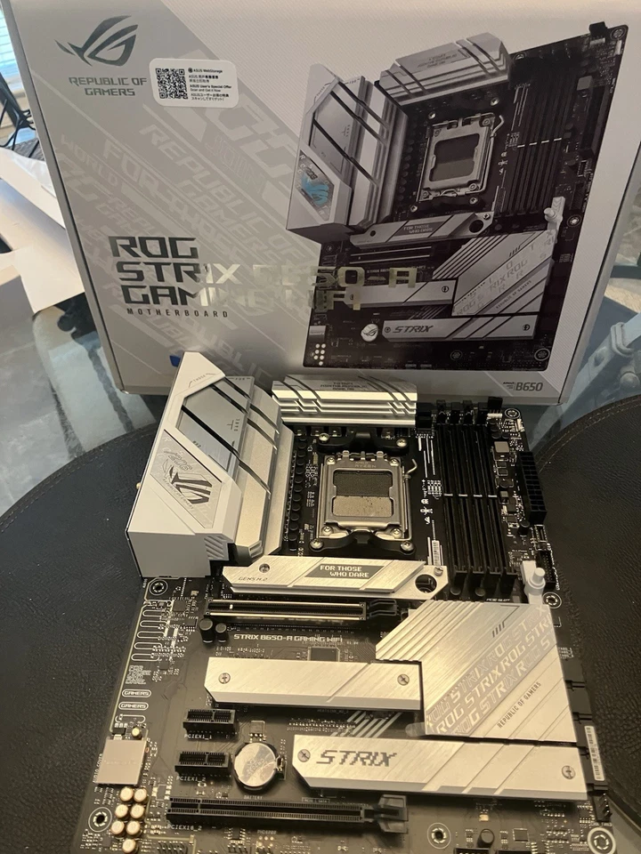 ASUS ROG STRIX AMD B650-A GAMING WIFI MOTHERBOARD AM5 Packet Gen5 M.2 Bent Pins - Image 3 of 4