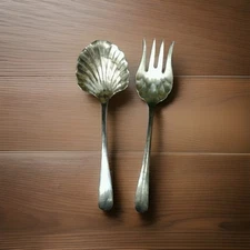 Vintage Set Of Silver plated Salad Clam Shape Servers folk & Spoon