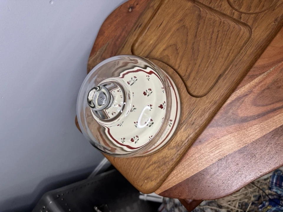 Tablero de queso de madera de teca genuina GoodWood con charcutería de cúpula de vidrio Foto 4 de 4