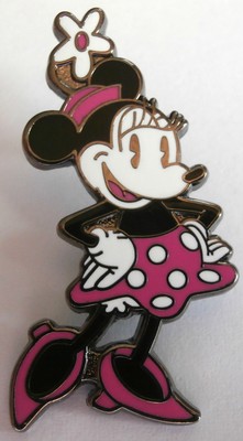 minnie mouse with flower hat
