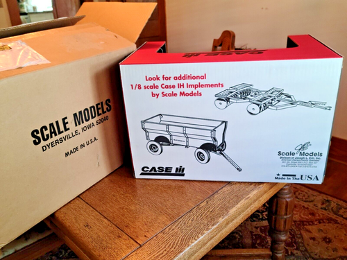 1/8 FARMALL 400 SIGNATURE EDITION 1998 NIB 1/8 W/ SHIPPING BOX - Picture 6 of 6