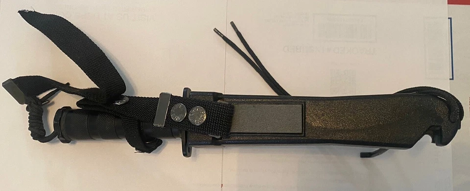 Cuchillo sobreviviente vintage con funda y afilador Foto 2 de 4