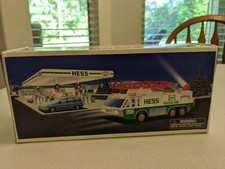 1996 HESS Emergency Ladder Fire Truck Original Box Siren Flashers Lights 102