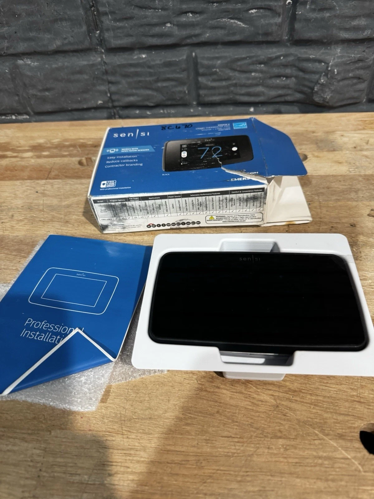 Sensi Touch 2 Wi-Fi Smart Thermostat Pro Touchscreen 1F96U-42WFB Black Box Damag
Opens in a new wind