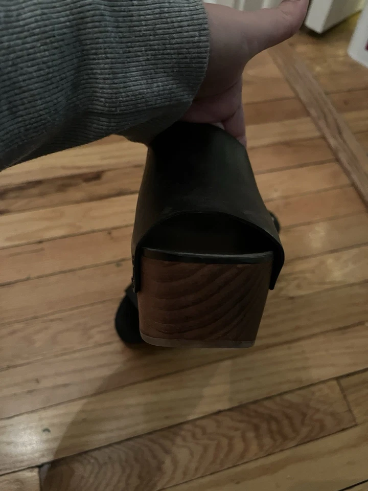 Zapatos Zara, Cuñas, Cuero - Negro, Sandalias Tachonadas Talla 7.5   Foto 4 de 4