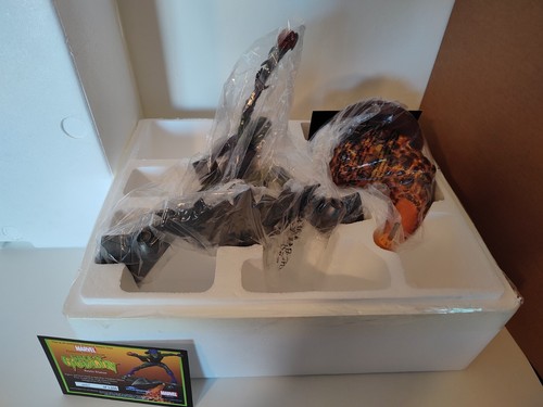 GREEN GOBLIN-STATUA MARVEL PREMIER COLLECTION - DIAMOND SELECT TOYS-LIMITED - Foto 11 di 17