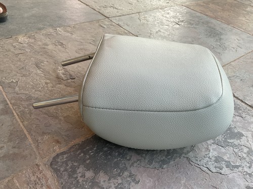 2012-2014-2015 Toyota Prius V Rear 1 Headrest Left or Right Side Light Gray OEM - Foto 6 di 6