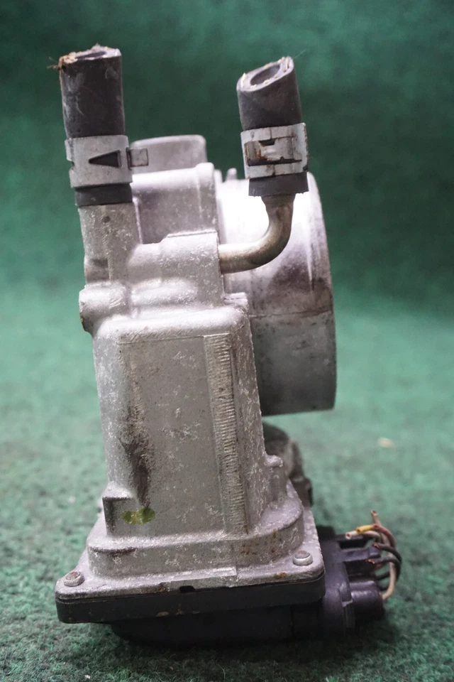 2014 TOYOTA SIENNA 3.5L CORPO DO ACELERADOR FABRICANTE DE EQUIPAMENTO ORIGINAL 220300P050 140.820 MILHAS - Imagem 4 de 4