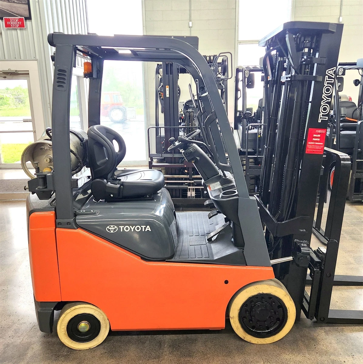 Toyota 81-90 in Lowered Mast/Lift Height Forklifts & Telehandlers