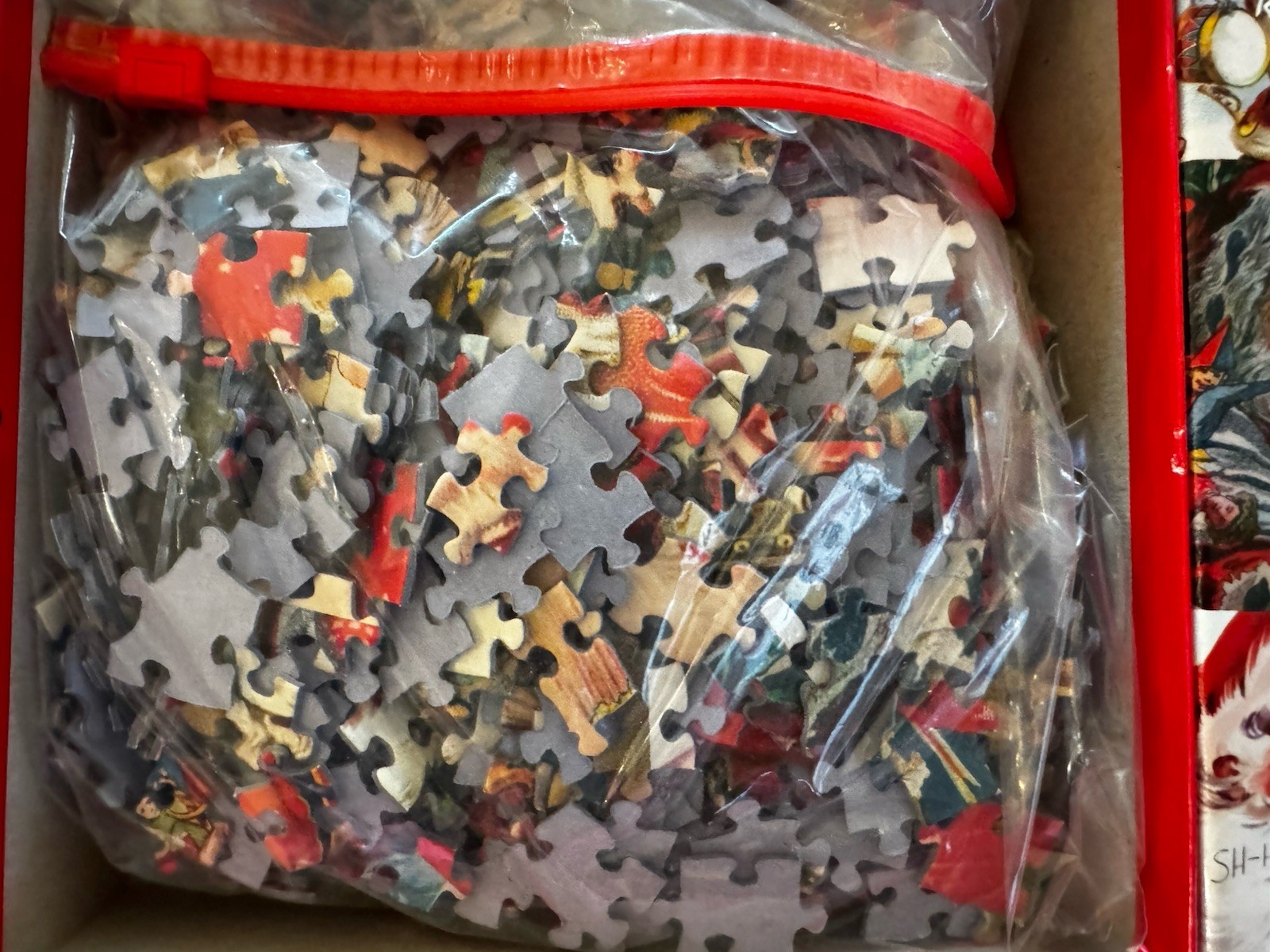 Re-Marks Puzzle 1000 Piece St. Nick Christmas Vintage Santa Collage