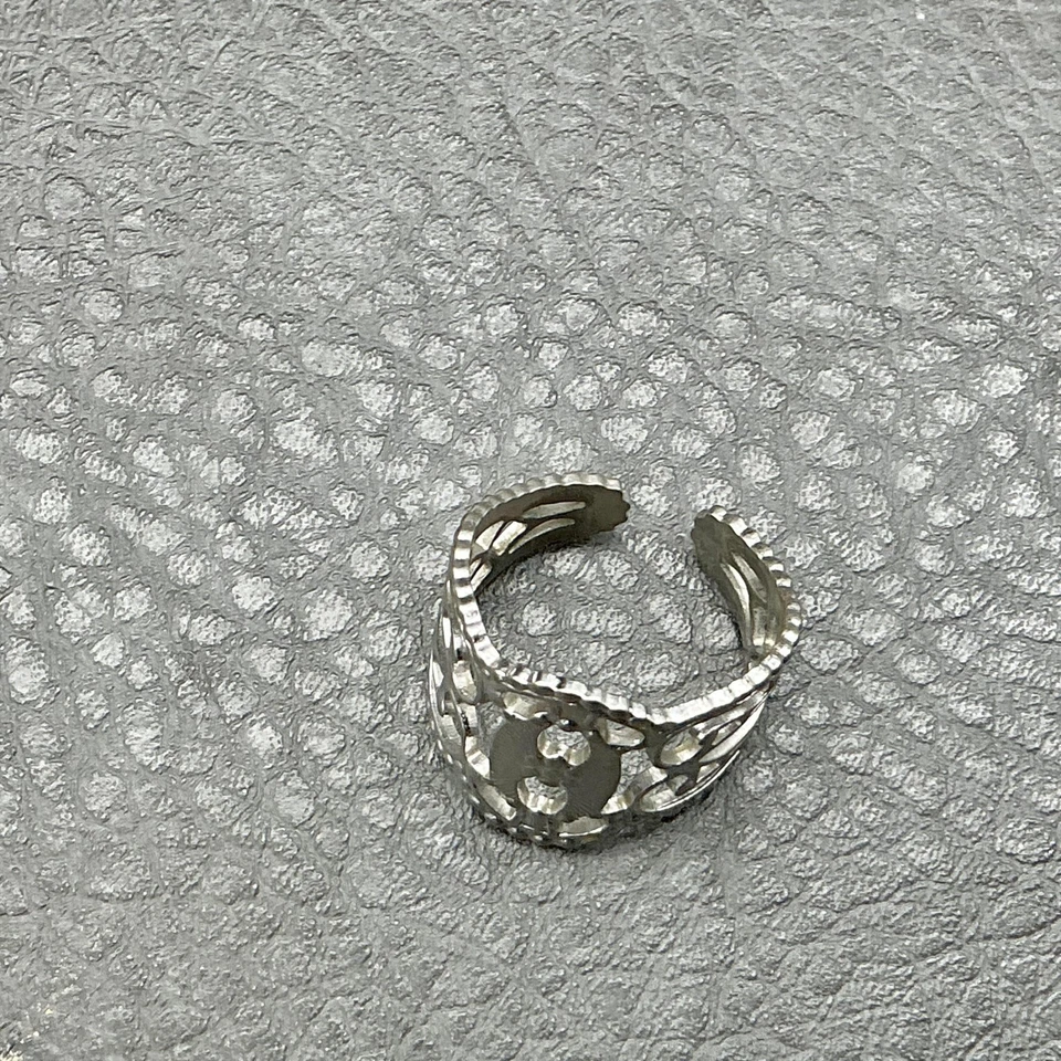 Vintage Sarah Coventry Adjustable Ring Silver Tone Filigree Openwork Floral - Image 3 of 4