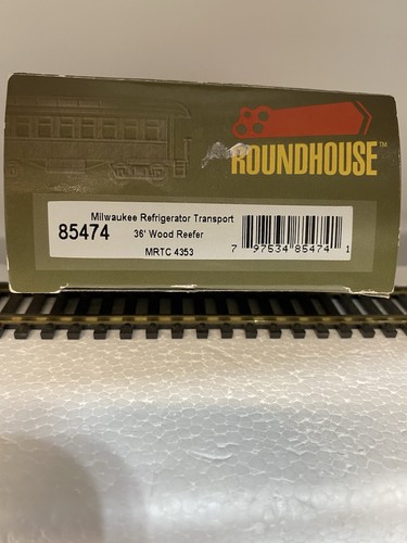 Roundhouse HO 36' Milwaukee Wooden Reefer Car 4353- Metal Wheels 85474 New - Picture 6 of 6
