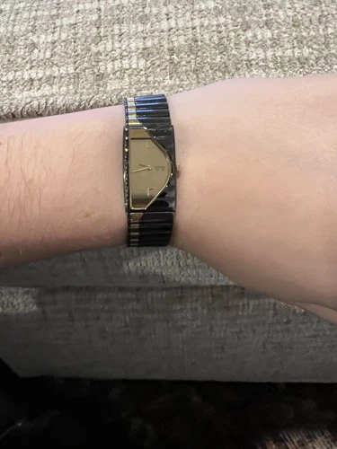 Rare Vintage Seiko Black Gold Tone Half Moon Dial Crescent Watch Elegant 2Y00