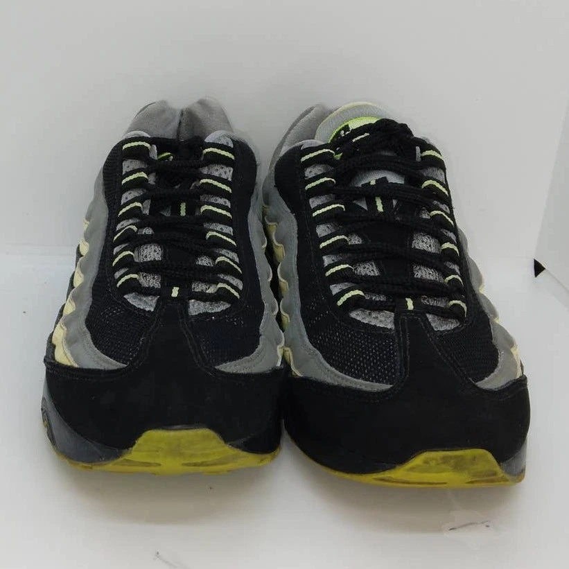 Nike Air Max Boy's Pre-owned Black and Silver Running Sneakers - sz. 6 1/2Y - Image 2 of 4