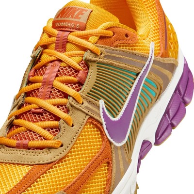 Nike Zoom Vomero 5 University Gold Viotech Shoes HF1553-702  display picture 3