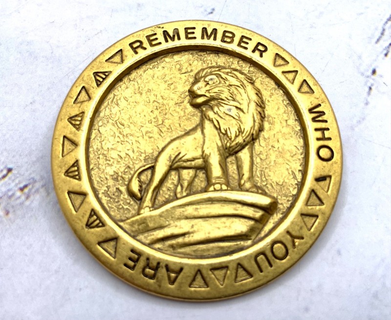 Disney Lion King Simba Gold Tone Coin Shape Trading Pin