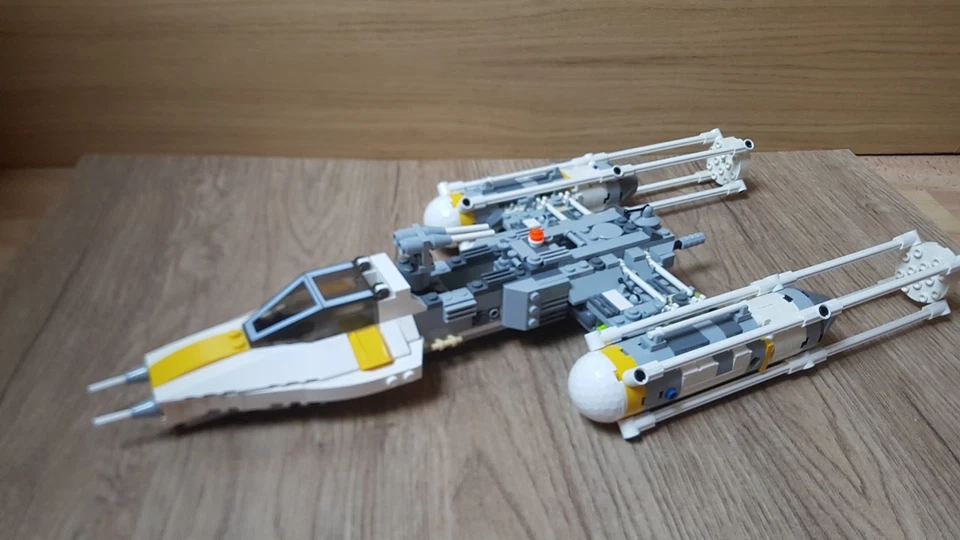 LEGO Star Wars 7658 Y-wing Fighter, photo 1 sur 2