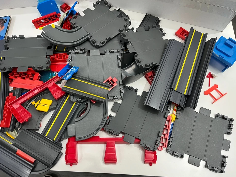 Vintage Matchbox Motorcity 500 Super Set Diecast Toy Car Playset Rare Incomplete - image 4 of 4