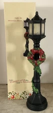 Cracker Barrel A Christmas to Remember Light-Up Lamp Post Decor w/box