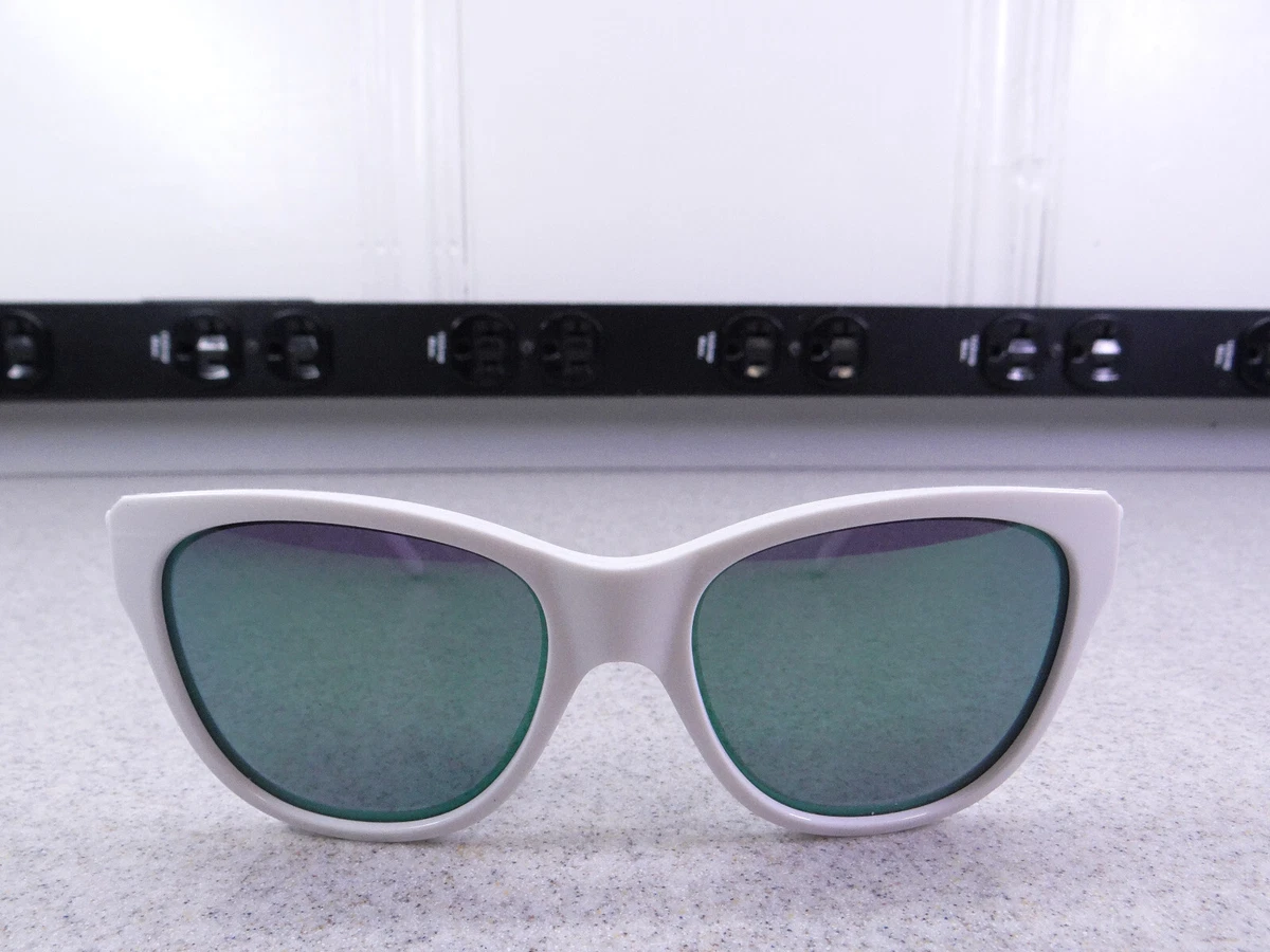 Oakley White Anti-Reflective Sunglasses for Women for sale  display picture 2