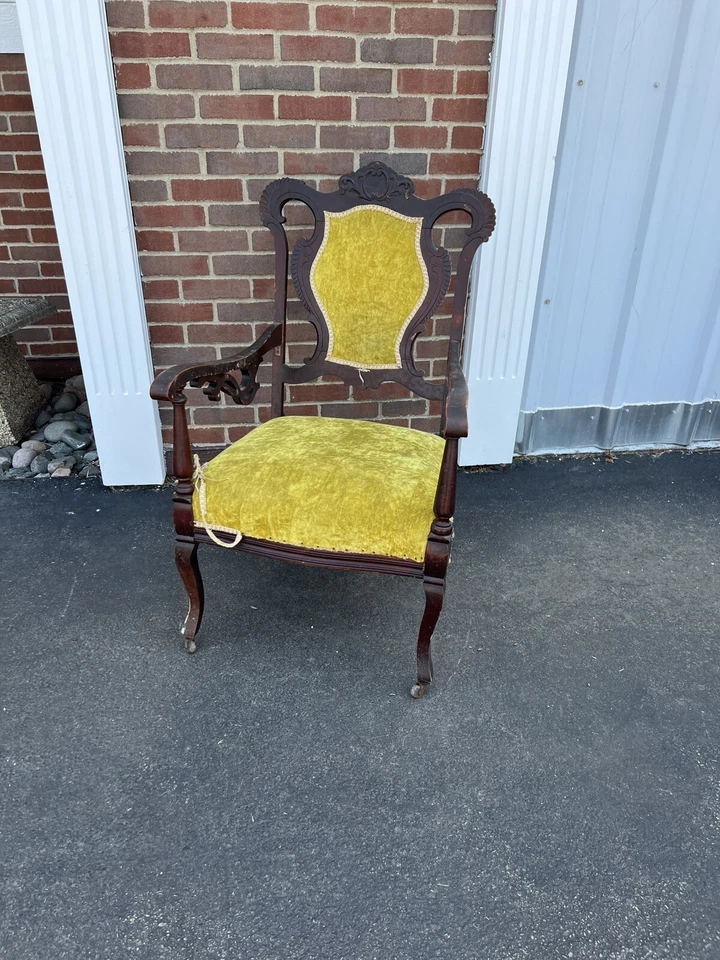 Кресло королевы Анны зеленое резное деревянное кресло с мягкой обивкой нуждается в работе местный выбор - Изображение 3 из 4