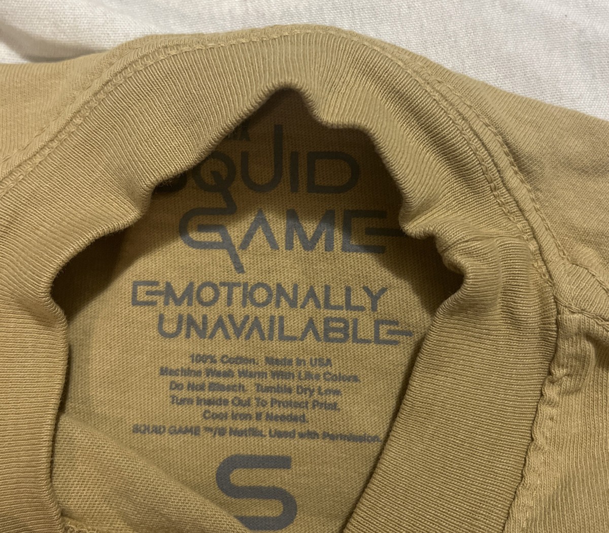 送料関税込■EMOTIONALLY UNAVAILABLE■× Squid GamesコラボTee Netflix Squid Games x Emotionally Unavailable Large Long
