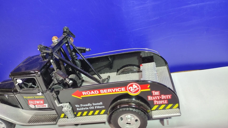 Camión de remolque Crown Premiums 1934 Ford BB-157 - Kearney/Baldwin - LE Collector Bank Foto 3 de 4